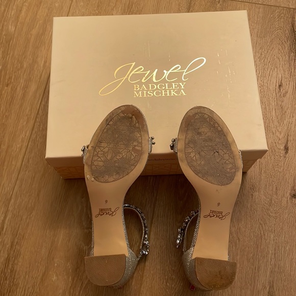 Badgley Mischka Jewel collection silver block heel - Picture 5 of 8
